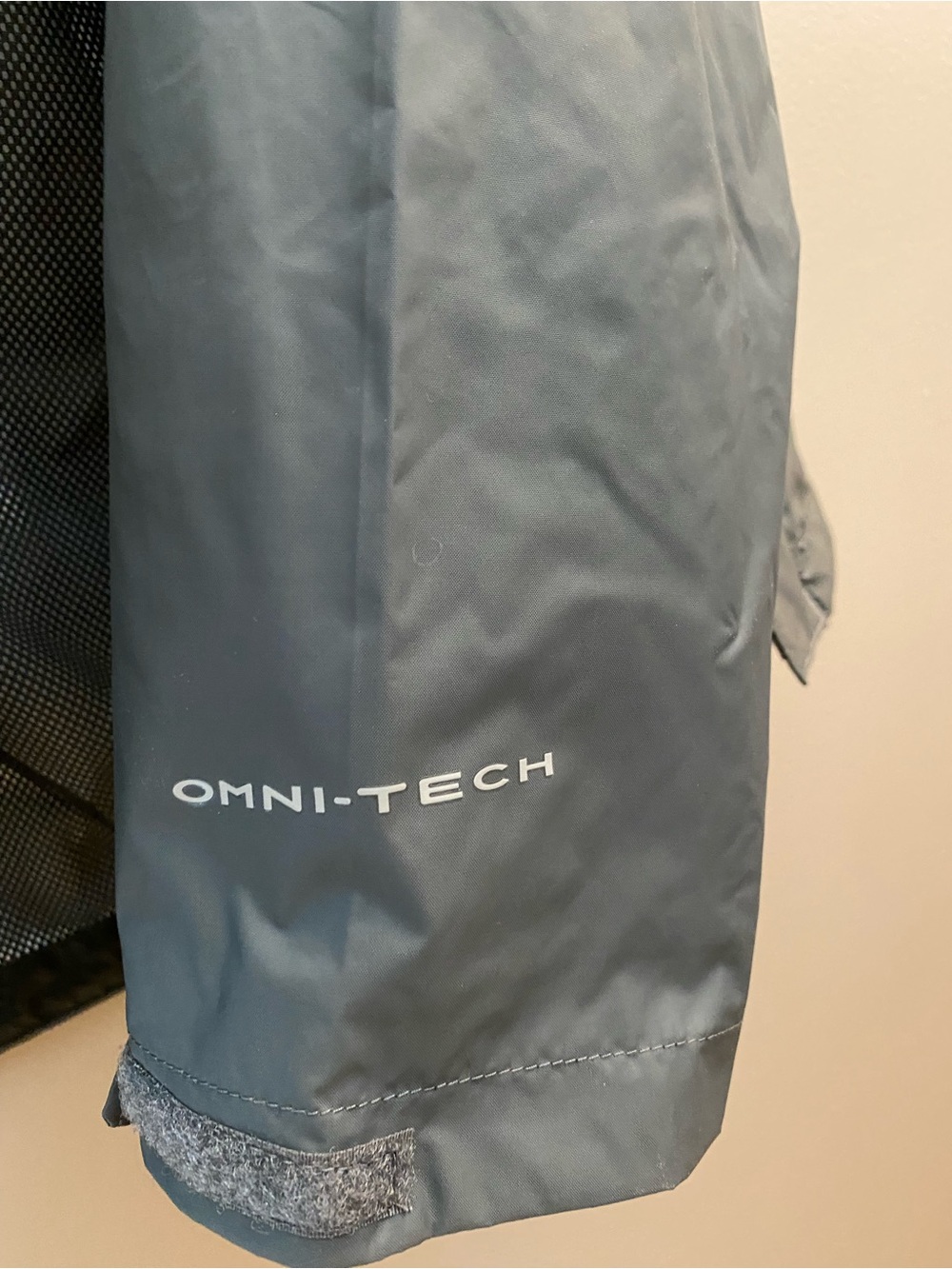 Columbia Men's Omni‑Tech Waterproof Rain Jacket - Gray - Picture 3 of 6